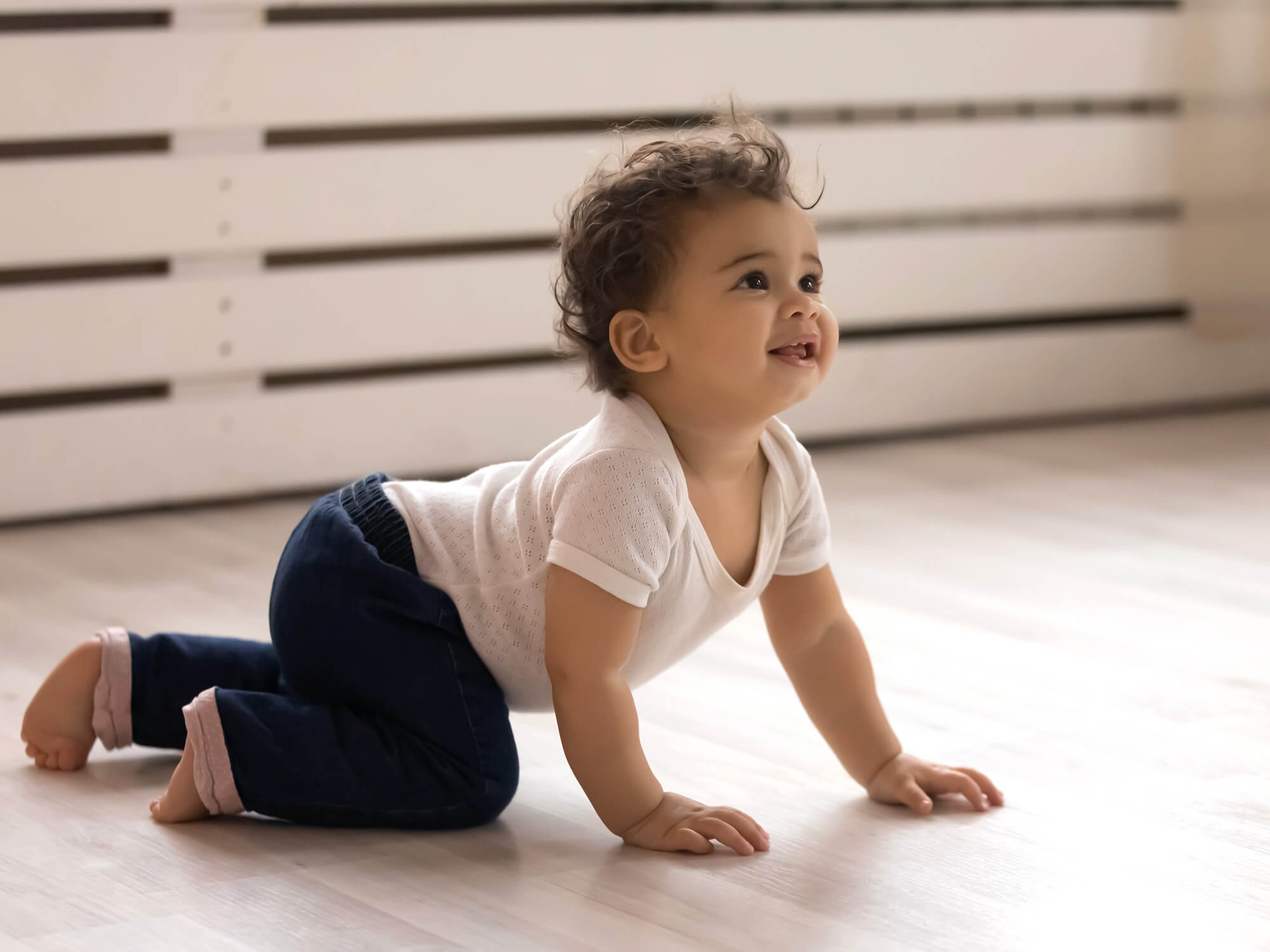 A los cuantos meses gatea un bebe